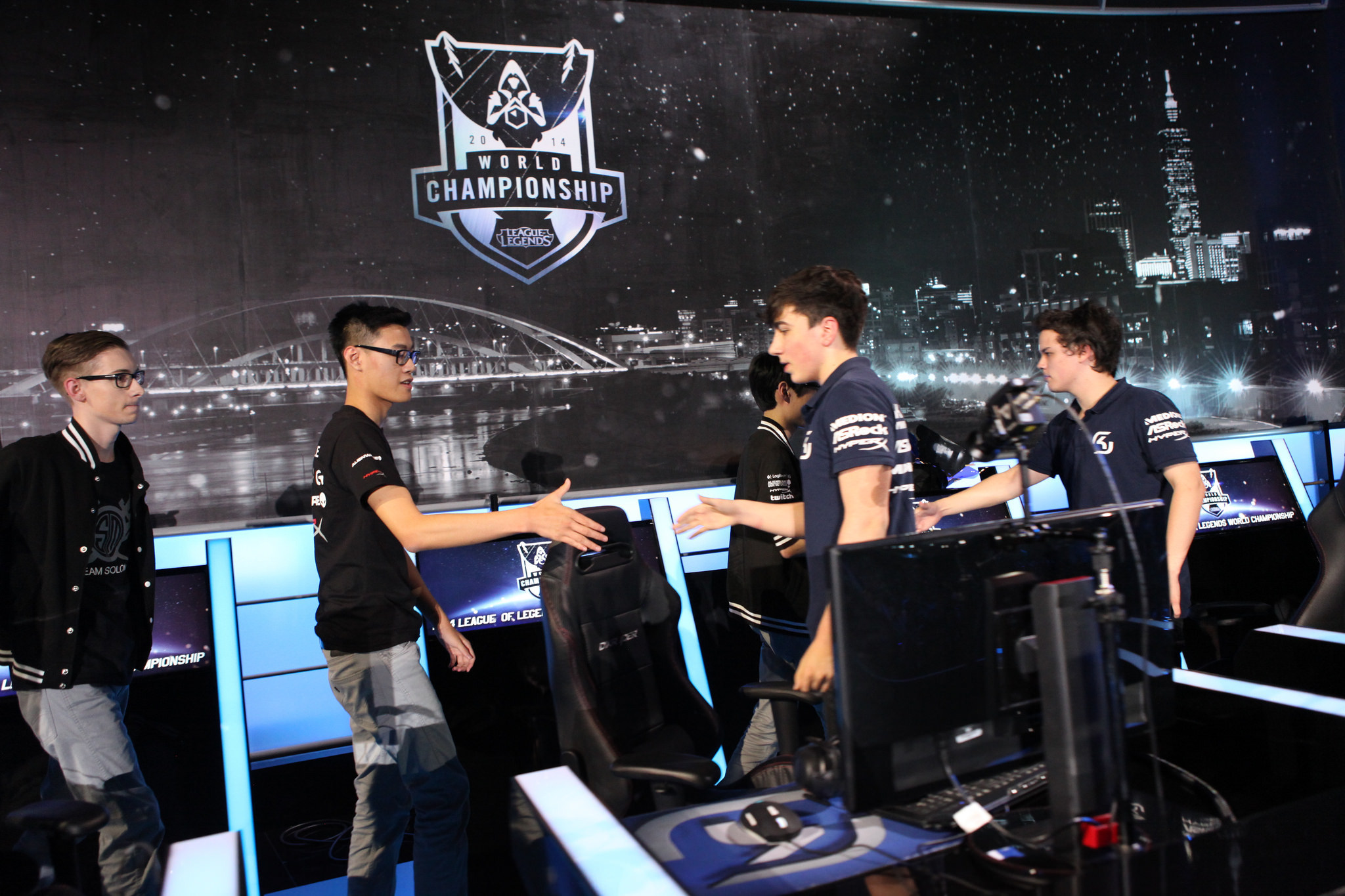 【上单霸主】Zeus, Bin, 369 – 谁才是真正的世一上？他们的对决将是怎样的画面？