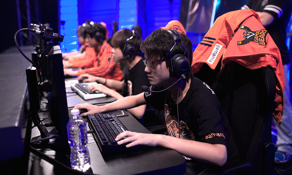 LPL夏季赛常规赛收官：JDG战队锁定季后赛资格，积分榜争夺白热化